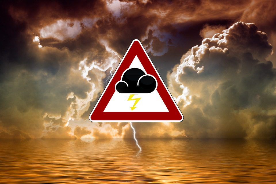 Warning sign of thunderstorm